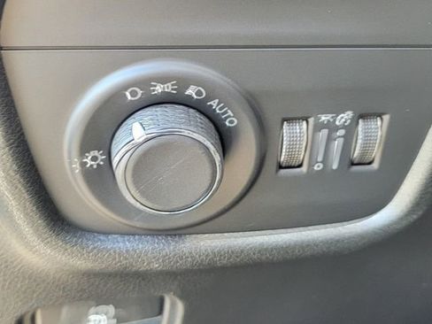 New 2026 Jeep Grand Cherokee Altitude AWD/4WD image 30