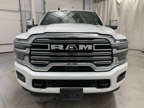 Used 2026 RAM 2500 Laramie AWD/4WD image 15