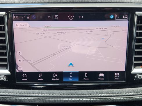 Used 2025 Chrysler Pacifica Limited FWD image 19