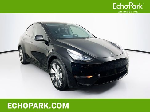 Used 2022 Tesla Model Y Long Range AWD/4WD image 1
