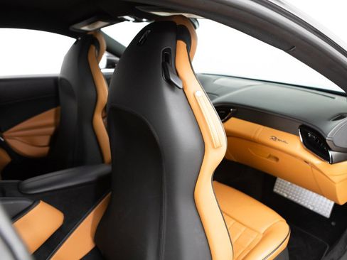 Used 2023 Ferrari Roma image 55