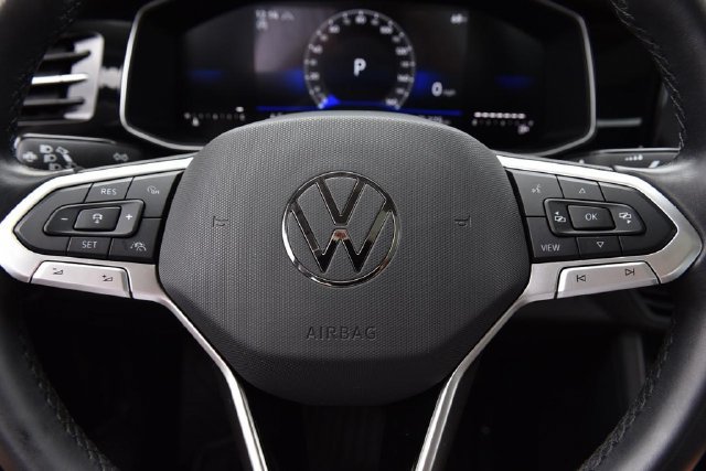 Used 2025 Volkswagen Jetta SE FWD image 19