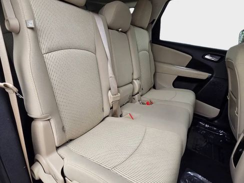 Used 2019 Dodge Journey SE w/ Safe & Sound Group AWD/4WD image 13