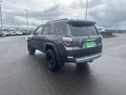 Used 2020 Toyota 4Runner TRD Off-Road Premium AWD/4WD image 8
