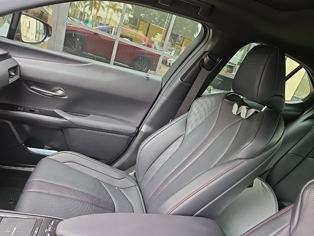 Certified 2021 Lexus UX 200 F Sport w/ Accessory Package (Z2) FWD image 19