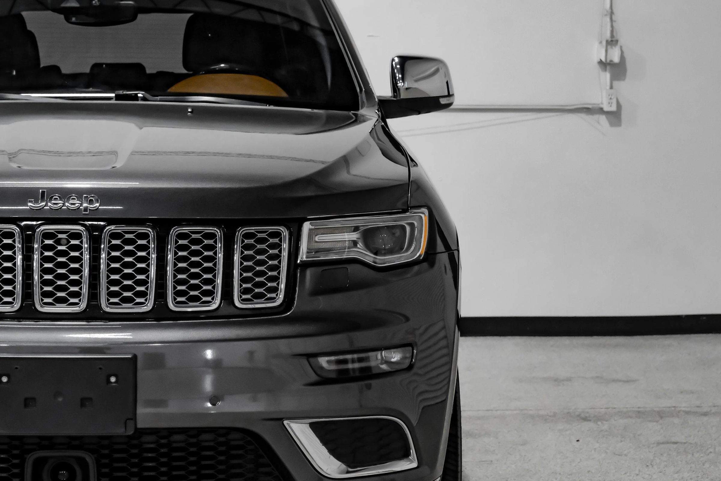 Used 2020 Jeep Grand Cherokee Summit w/ Skid Plate Group AWD/4WD image 59