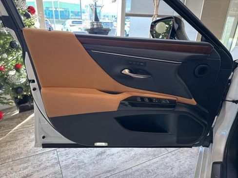 New 2025 Lexus ES 350 w/ Premium Package image 32