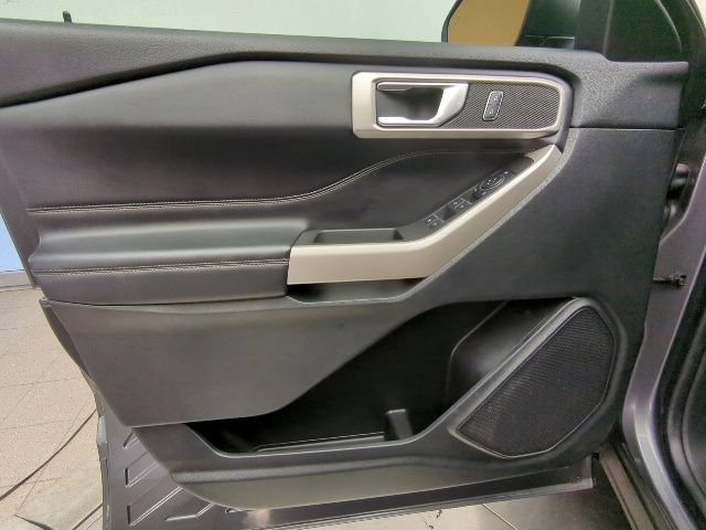 Used 2023 Ford Explorer XLT AWD/4WD image 17