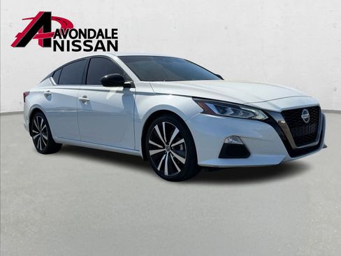 Certified 2022 Nissan Altima 2.5 SR image 9