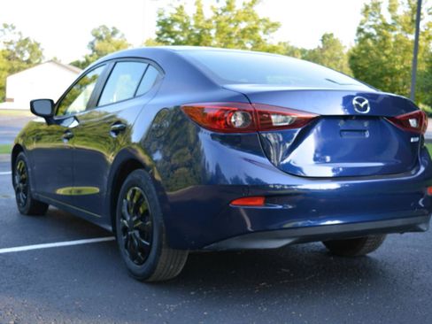 Used 2017 MAZDA MAZDA3 Sport FWD image 8