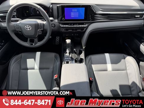 Used 2026 Toyota Camry SE w/ Convenience Package image 13
