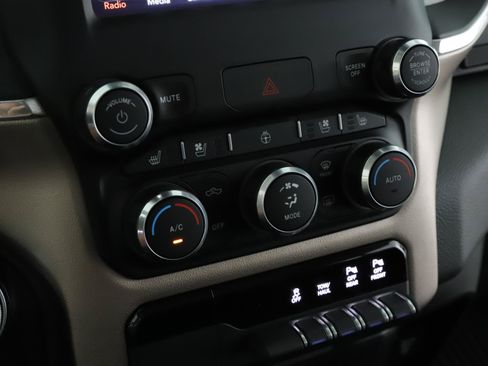 Used 2021 RAM 1500 Laramie AWD/4WD image 16