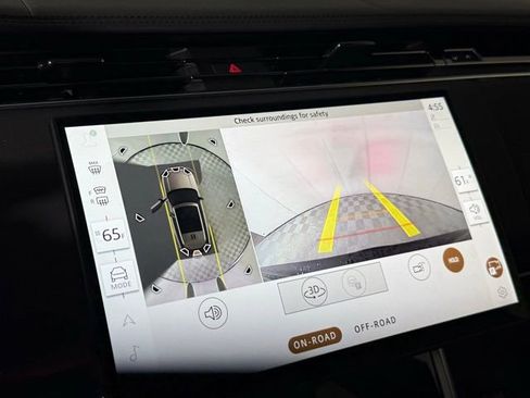 Used 2025 Land Rover Range Rover SE image 18