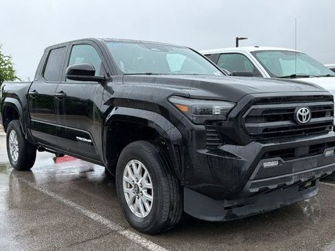 Certified 2024 Toyota Tacoma SR5 AWD/4WD image 3