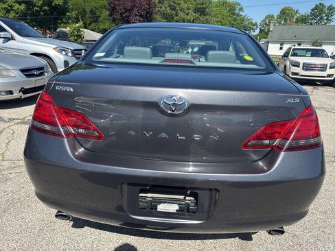 Used 2008 Toyota Avalon Touring FWD image 5
