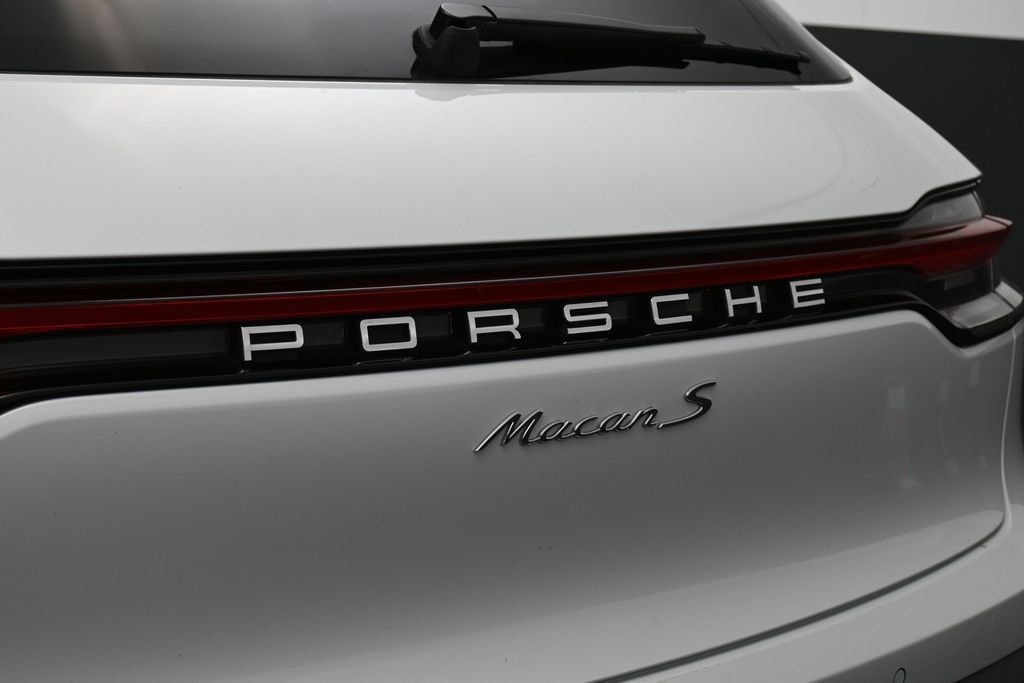 Certified 2024 Porsche Macan S AWD/4WD image 14