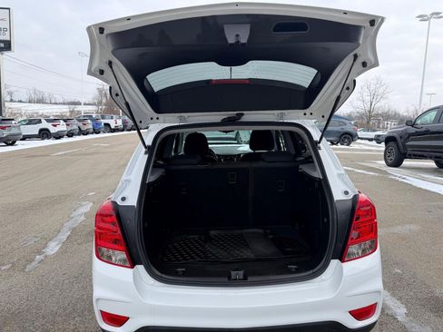 Certified 2022 Chevrolet Trax LS w/ Tint and Cruise Package image 12