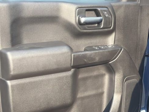 Used 2021 Chevrolet Silverado 1500 Custom Trail Boss AWD/4WD image 15