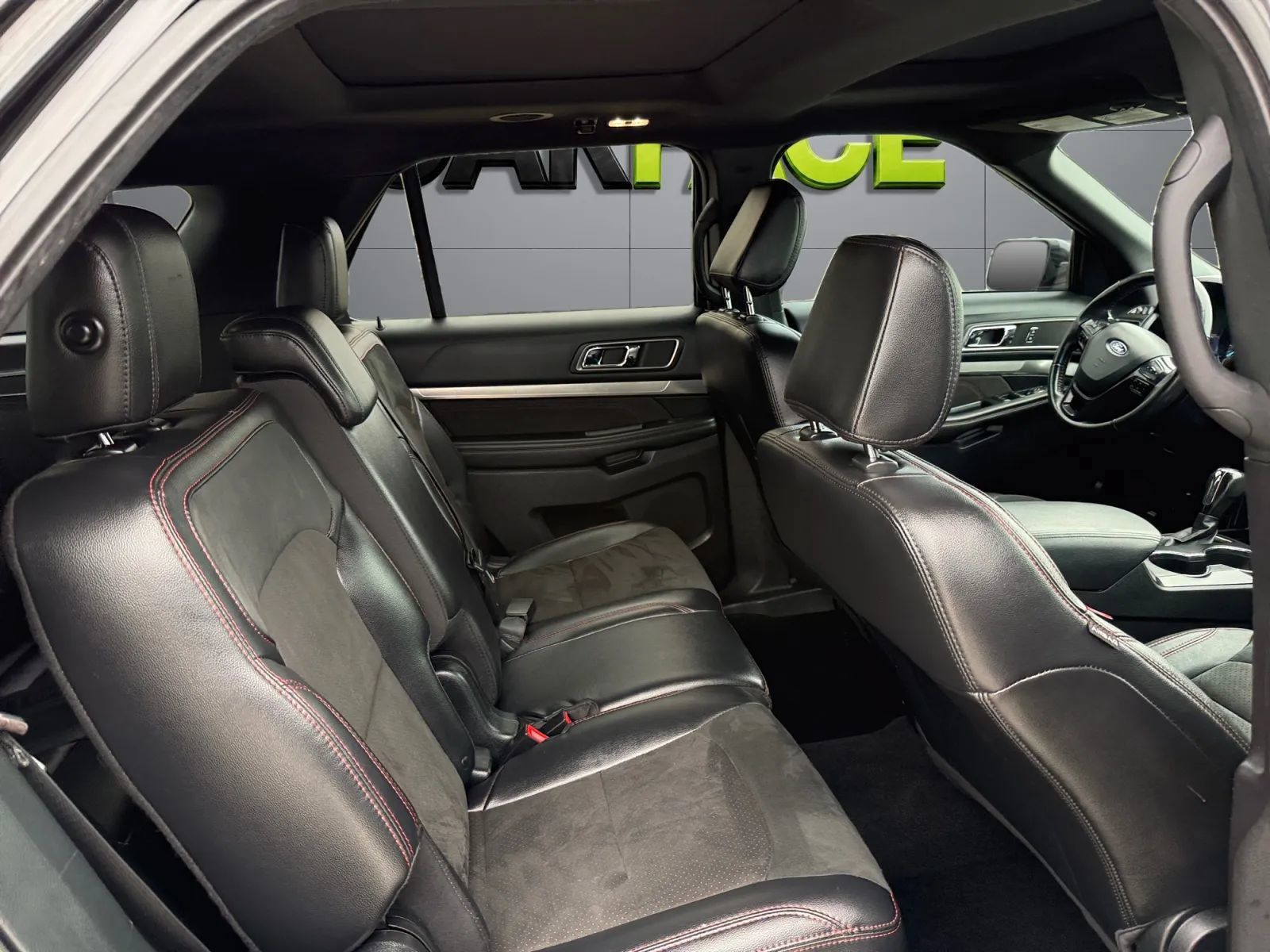 Used 2019 Ford Explorer XLT w/ Equipment Group 202A AWD/4WD image 21