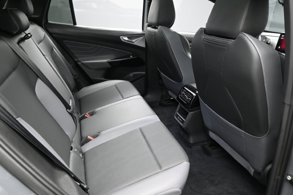 Used 2025 Volkswagen ID.4 S Limited RWD image 27