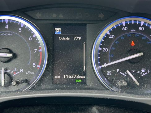 Used 2018 Toyota Highlander XLE AWD/4WD image 29