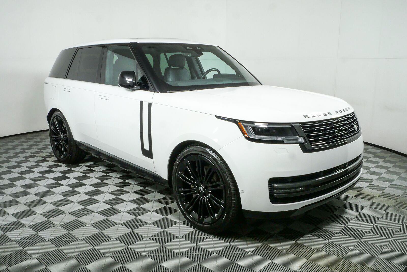 Used 2024 Land Rover Range Rover SE AWD/4WD image 28
