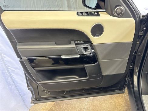 Used 2021 Land Rover Range Rover Sport HST image 24