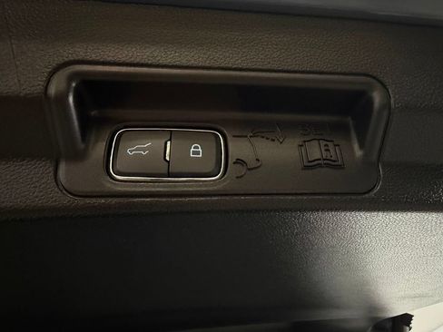 Used 2025 Ford Explorer ST AWD/4WD image 32