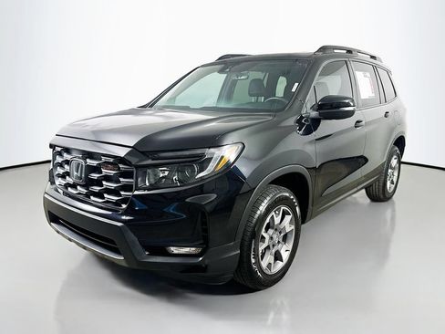 Used 2023 Honda Passport TrailSport image 3