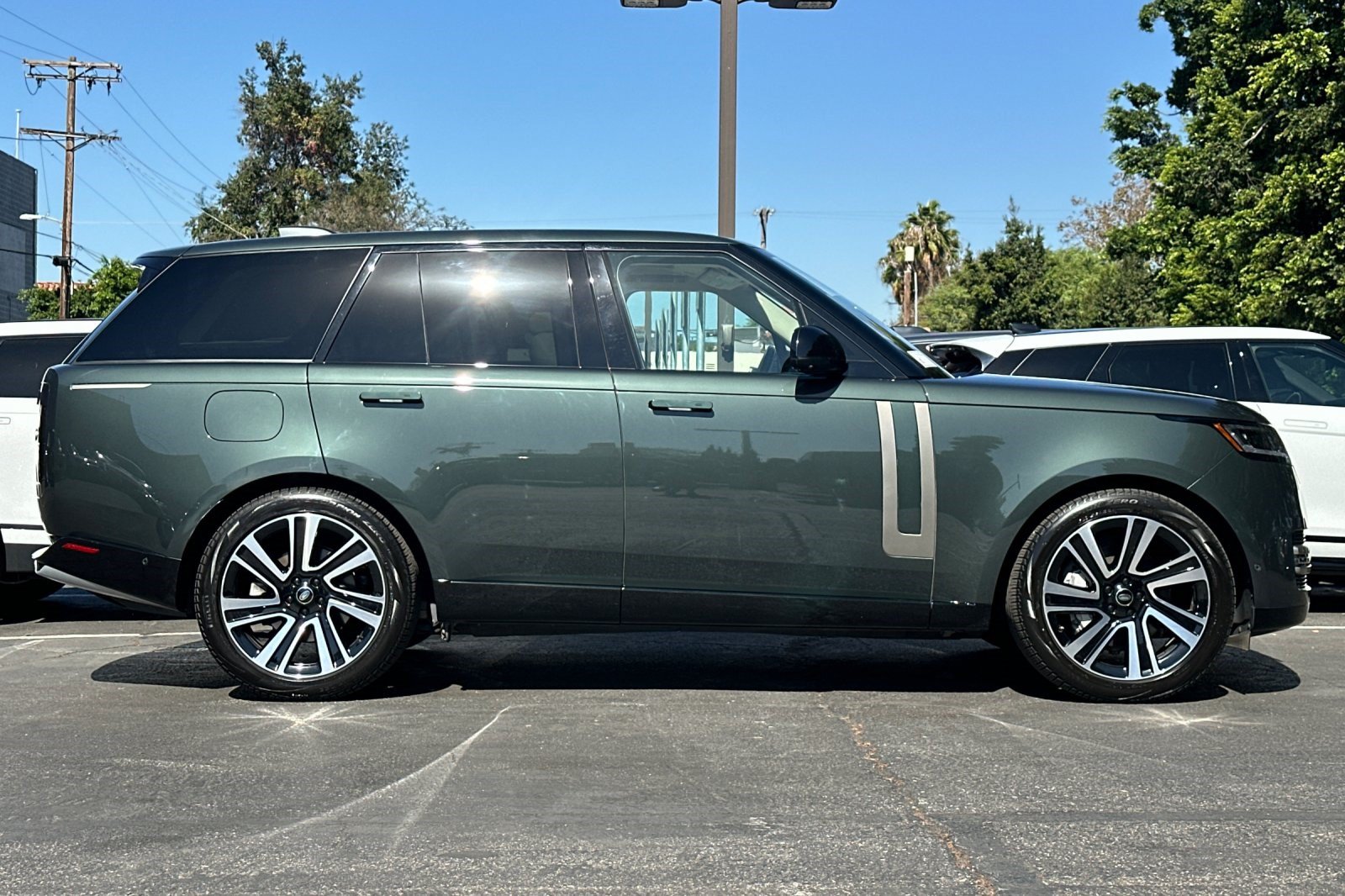 Used 2023 Land Rover Range Rover SE AWD/4WD image 8
