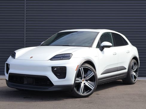 Used 2025 Porsche Macan 4 Electric image 1