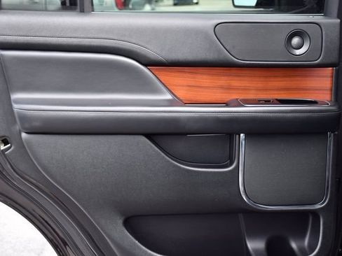 Used 2020 Lincoln Navigator Reserve RWD image 26