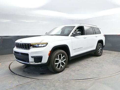 Used 2024 Jeep Grand Cherokee L Limited w/ Luxury Tech Group II image 5