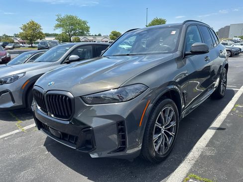 Used 2024 BMW X5 xDrive40i w/ M Sport Package AWD/4WD image 4