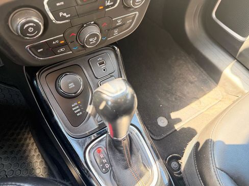 Used 2018 Jeep Compass Limited w/ Navigation Group AWD/4WD image 30
