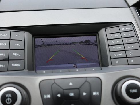 Used 2017 Ford Taurus SE image 22