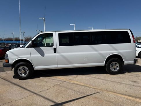 Used 2016 Chevrolet Express 3500 LT w/ LT Preferred Equipment Group RWD image 5