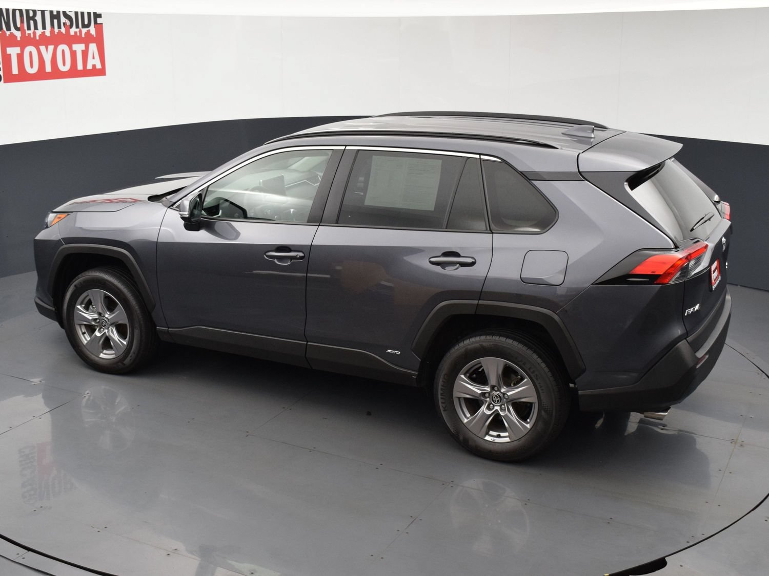Used 2025 Toyota RAV4 XLE AWD/4WD image 18