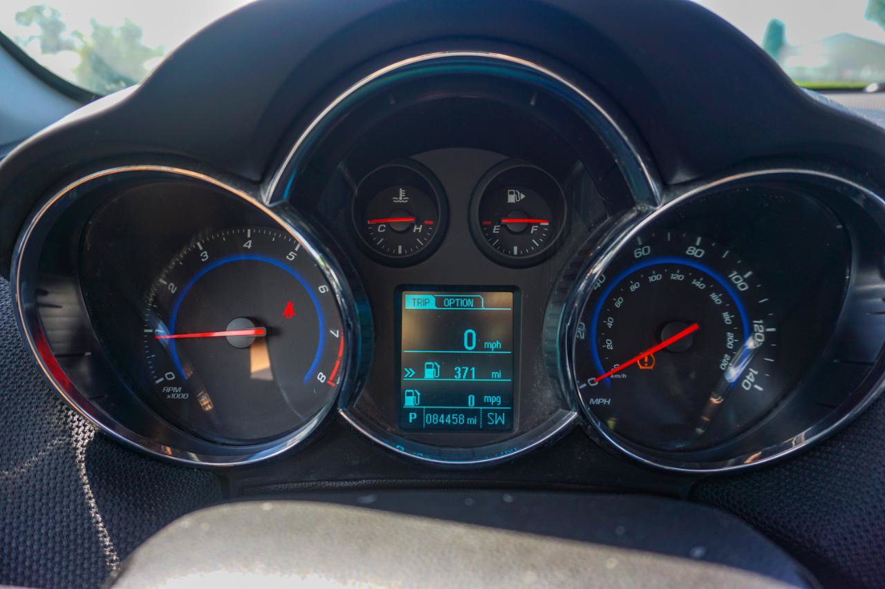 Used 2016 Chevrolet Cruze LT FWD image 11