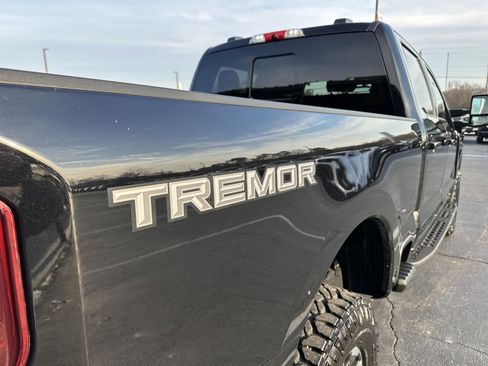 Used 2024 Ford F250 XLT w/ Black Appearance Package image 7