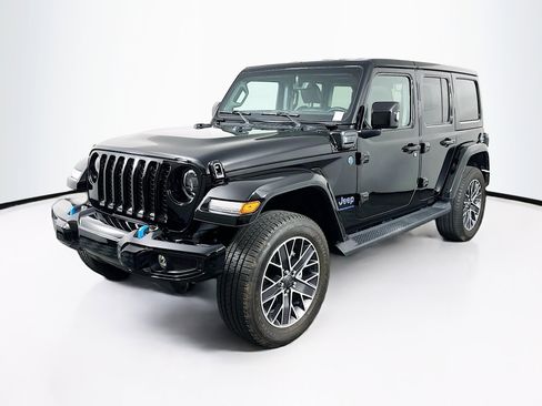 Used 2023 Jeep Wrangler Unlimited Sahara image 3