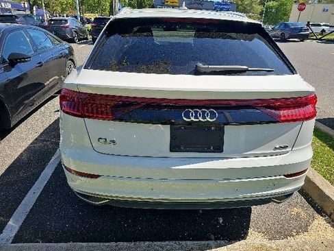 Used 2023 Audi Q8 Premium w/ Convenience Package AWD/4WD image 7