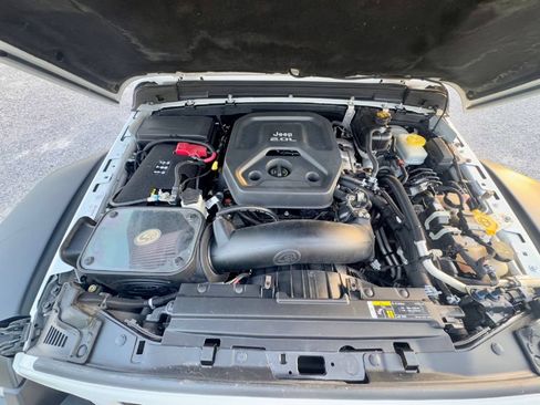 Used 2018 Jeep Wrangler Unlimited Rubicon AWD/4WD image 13