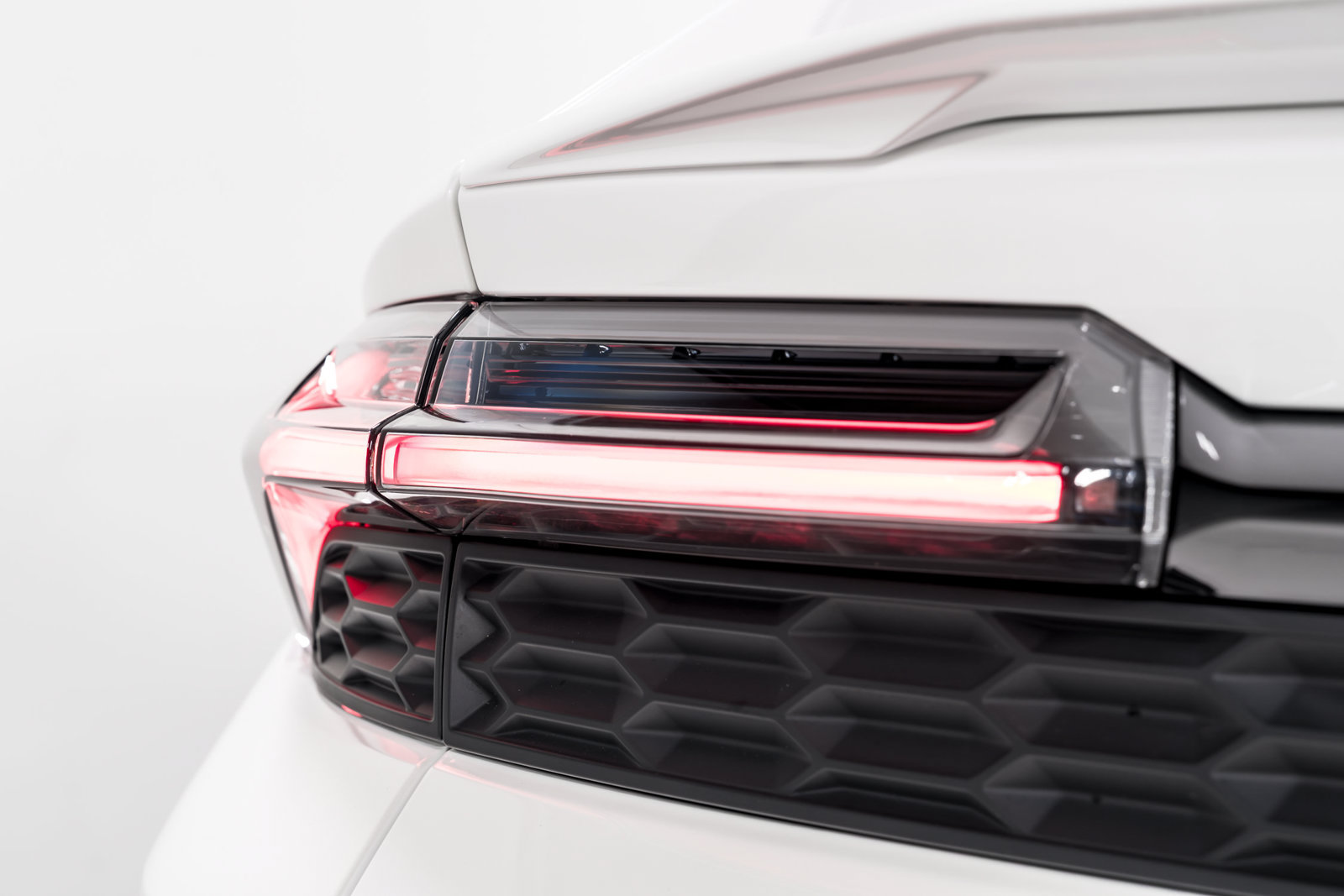 Used 2025 Lamborghini Urus SE AWD/4WD image 83