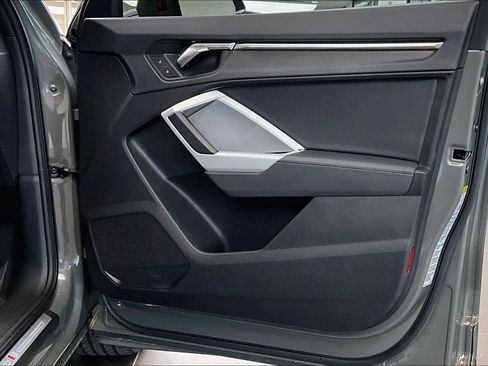 Used 2023 Audi Q3 2.0T Premium w/ Convenience Package image 22