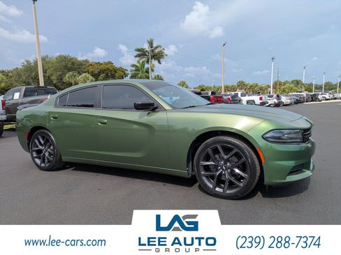 Used 2019 Dodge Charger SXT w/ Plus Group RWD image 1