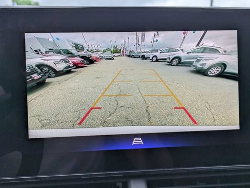 Used 2025 Chevrolet Trax LT FWD image 21