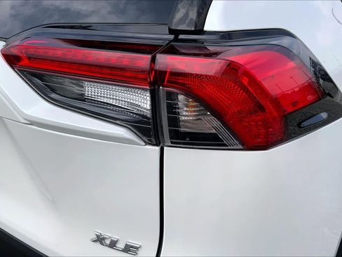 Used 2022 Toyota RAV4 XLE Premium FWD image 30