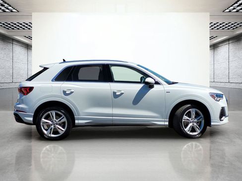 Used 2019 Audi Q3 2.0T Premium Plus w/ Premium Plus Package AWD/4WD image 6