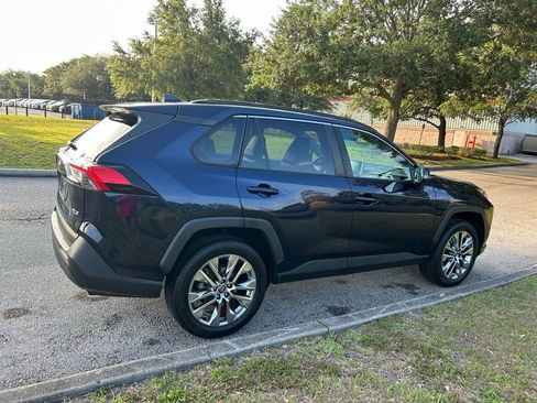 Used 2021 Toyota RAV4 XLE Premium FWD image 6